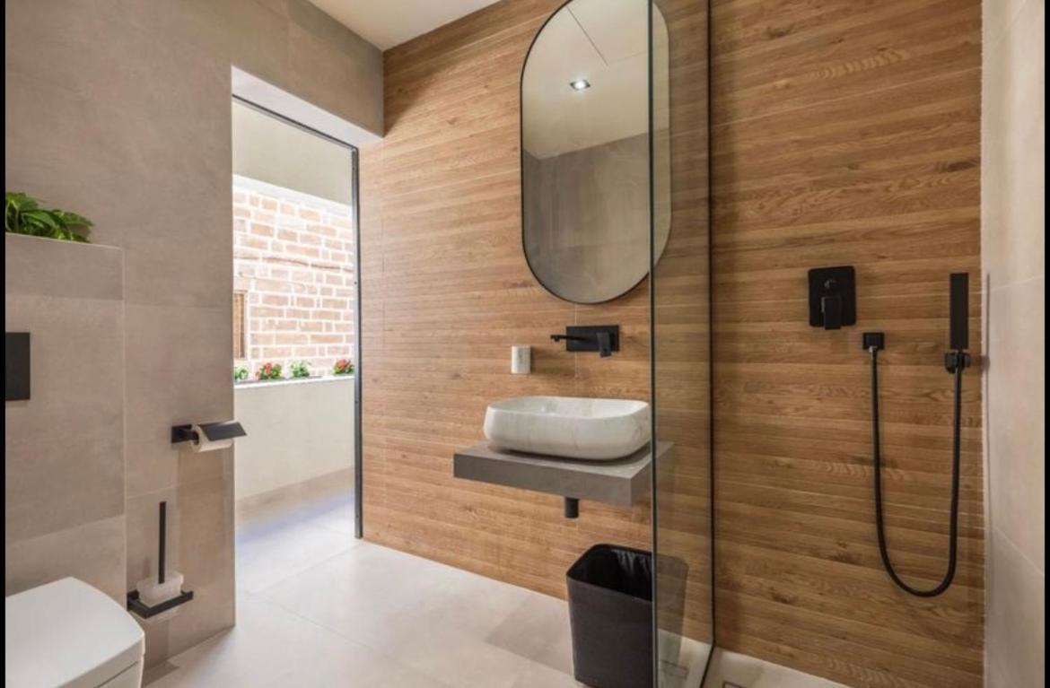 מוסטה New - Designer Finished 1 Bedroom Apartment A 5 Minutes Ferry Away From Valletta מראה חיצוני תמונה