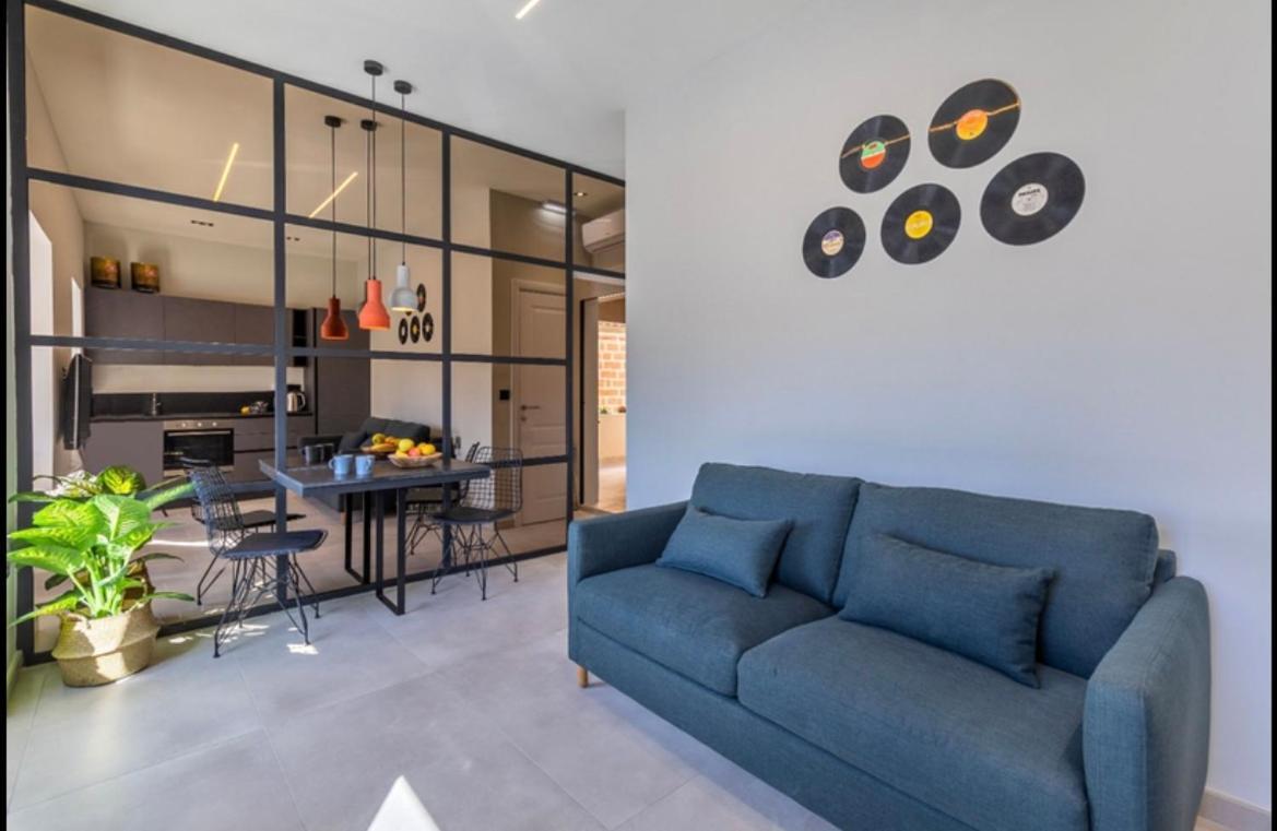 מוסטה New - Designer Finished 1 Bedroom Apartment A 5 Minutes Ferry Away From Valletta מראה חיצוני תמונה